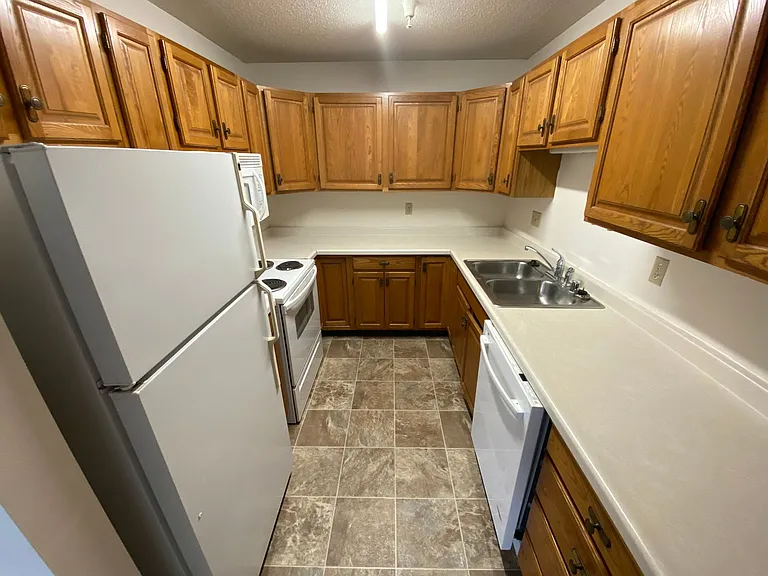 Salzer Square Apartments — Photo 5