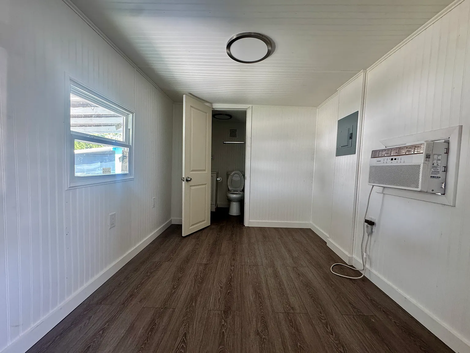 Studio, 230 sqft, $1,375 — Photo 2