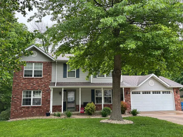 1544 Fairoaks Dr, Troy, IL 62294