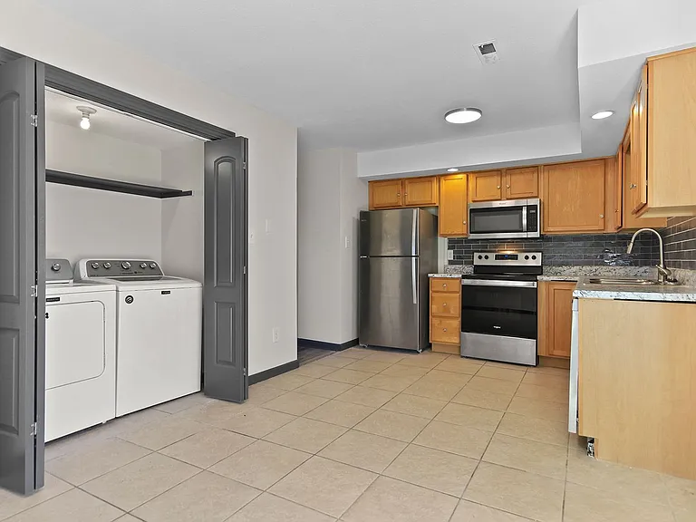 2301 Primrose Dr #2A — Photo 2