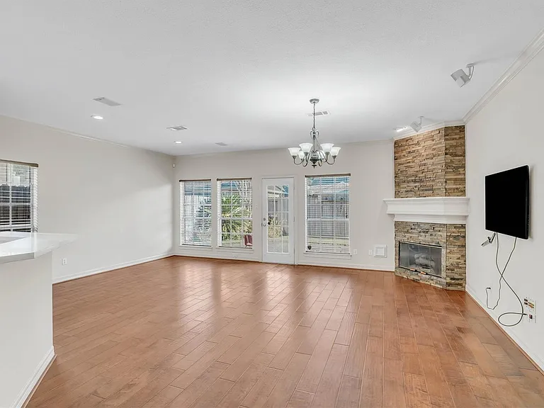 20002 Barton Creek Ct — Photo 11