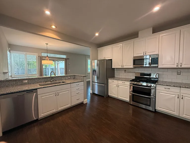 532 Blarney Cir — Photo 9