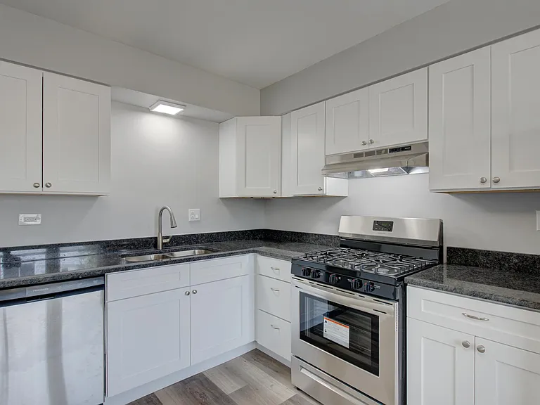405 Woodland Dr — Photo 7