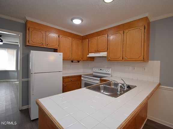 5th image of 3818 Sterling Pointe Drive