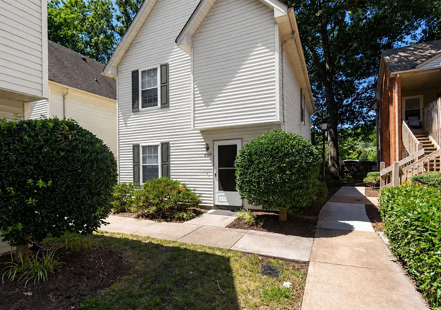 Spacious 3-Bedroom Corner-Unit Townhome with Private Patio in VB! — Photo 1
