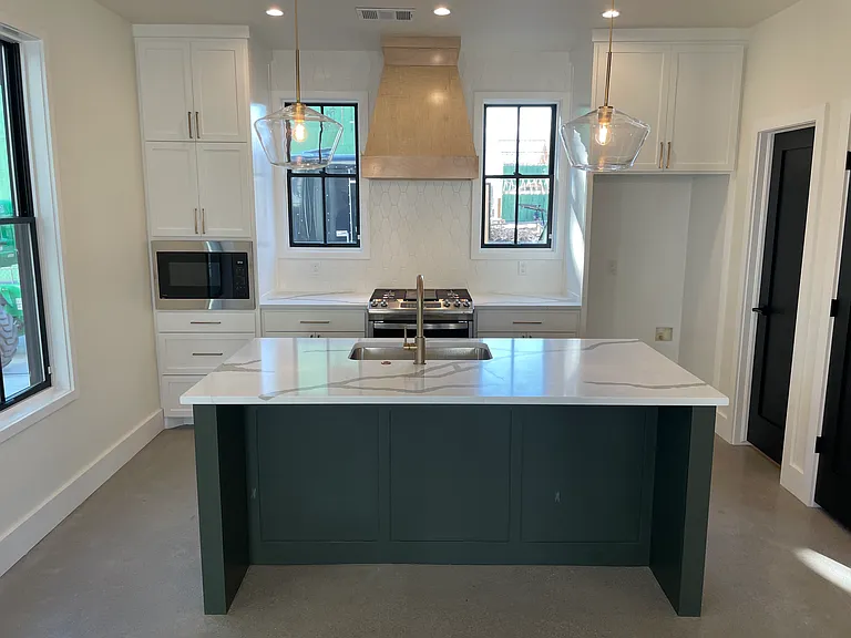 1803 Oso Ave — Photo 5