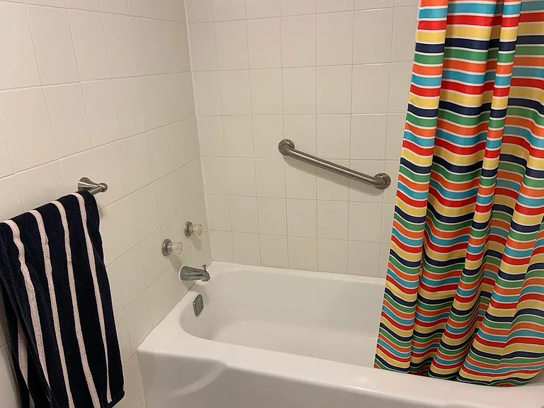 main bedroom bathroom