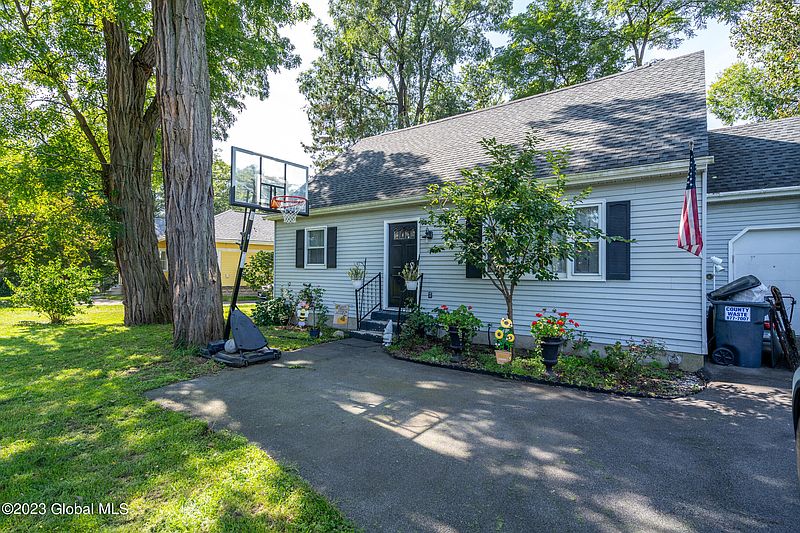 2nd image of 144 Consaul Road