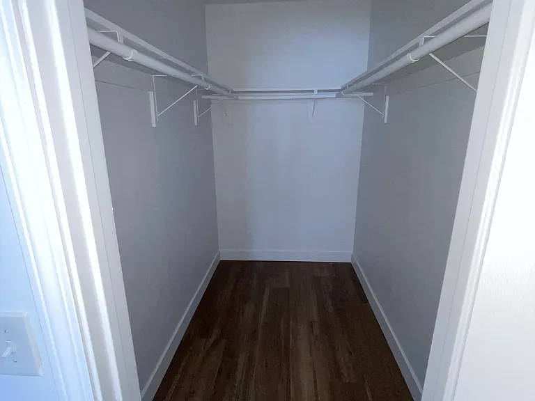 4131 Van Dyke Ave #4 — Photo 8
