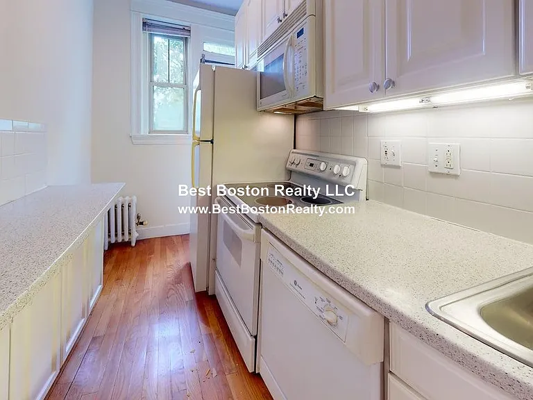 89 Trowbridge St #31 — Photo 1