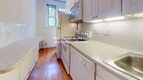 89 Trowbridge St Photo 1