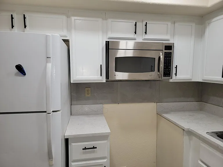 1200 N Buffalo Dr — Photo 4