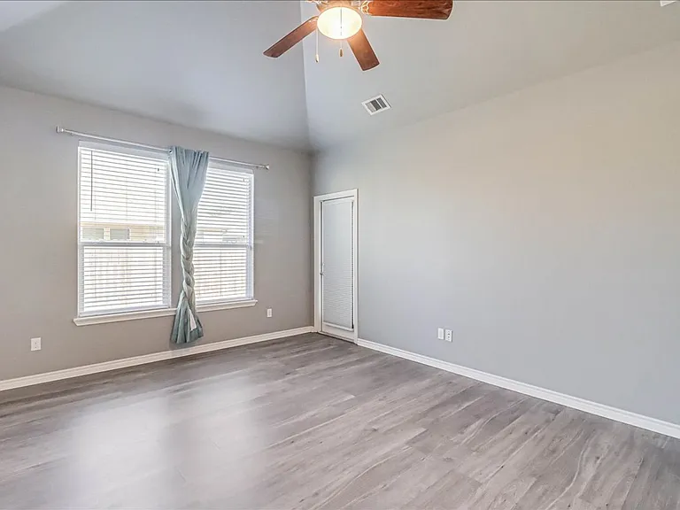 2217 Ibis — Photo 20