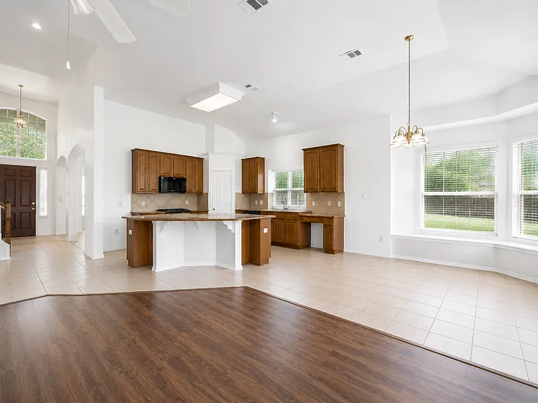 10057 Wyndbrook Dr — Photo 4