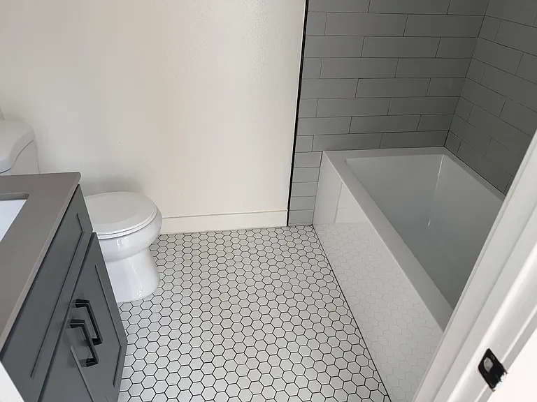 310 1/4 S Kenmore Ave #201 — Photo 16