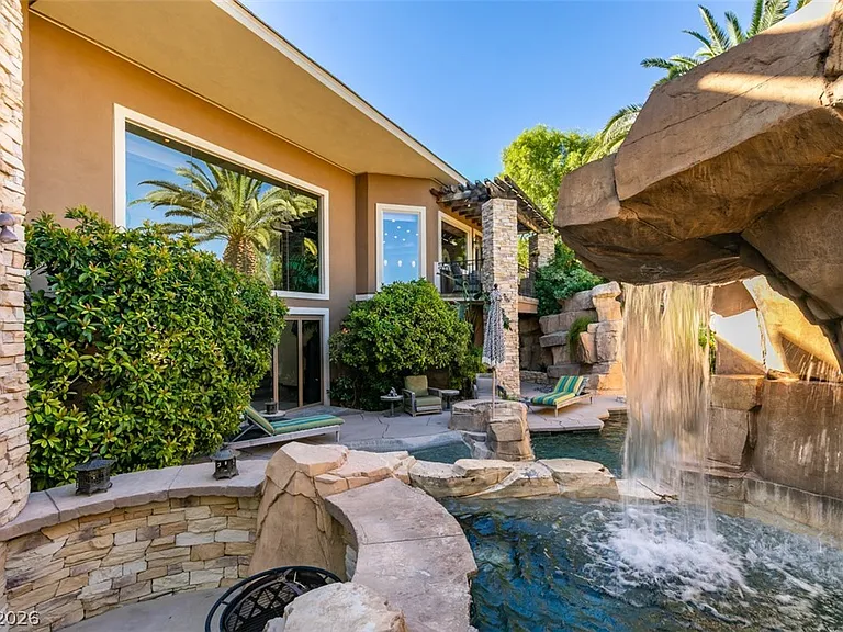 549 Regents Gate Dr — Photo 58