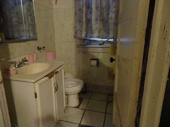 3rd image of 6925 S Martin Luther King Dr