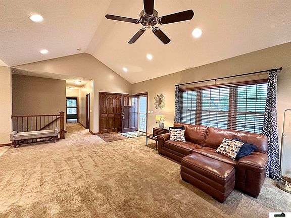 4th image of 8145 Windmill Dr