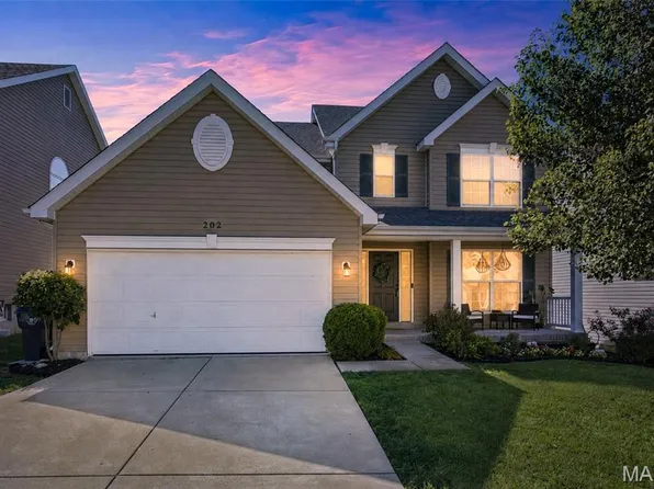 202 Wyndtrace Ct, Lake Saint Louis, MO 63367