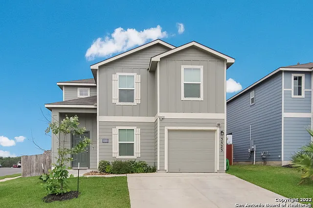 5 bed, 2.5 bath, 1900 sqft, $2,000 — Photo 1