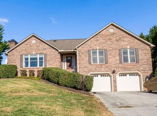 481 Wilaway Rd, Maryville, TN 37801