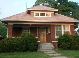 227 Perry St, Elgin, IL 60123