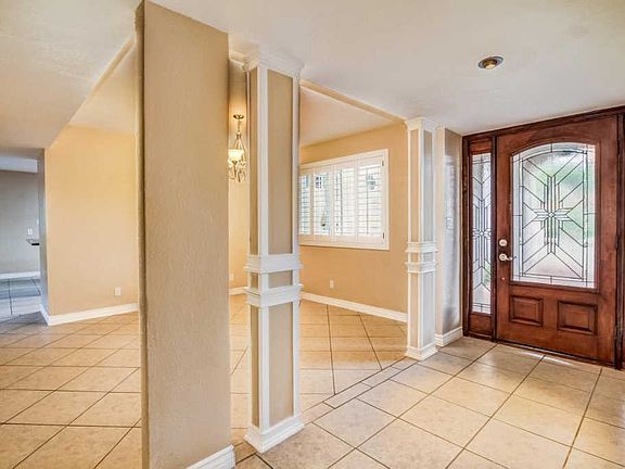 3rd image of 5251 N Maria Dr