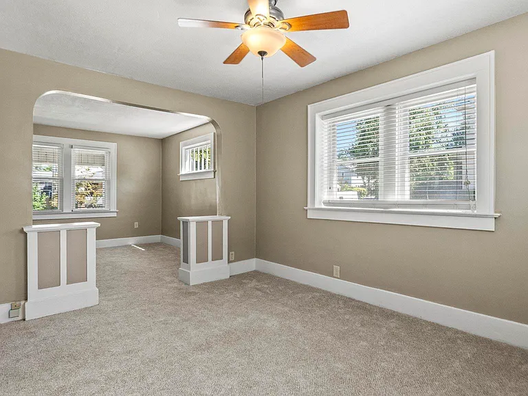 828 Forest Ave — Photo 12