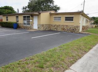 1640 N 70th Way, Pembroke Pines, FL 33024