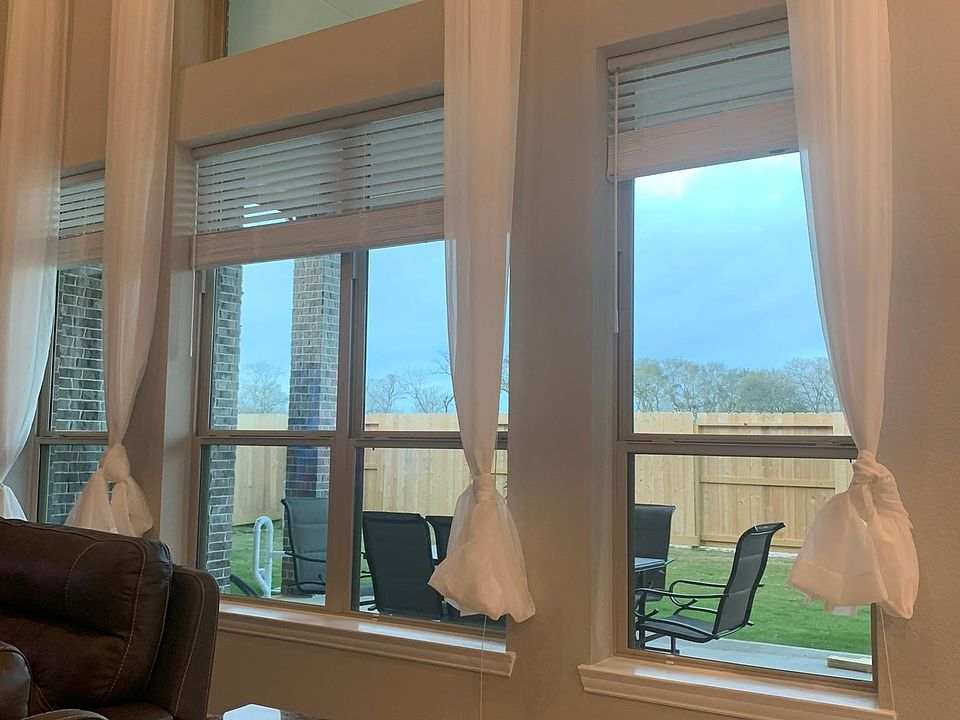 2nd image of 17902 Horseshoe Knoll Ct
