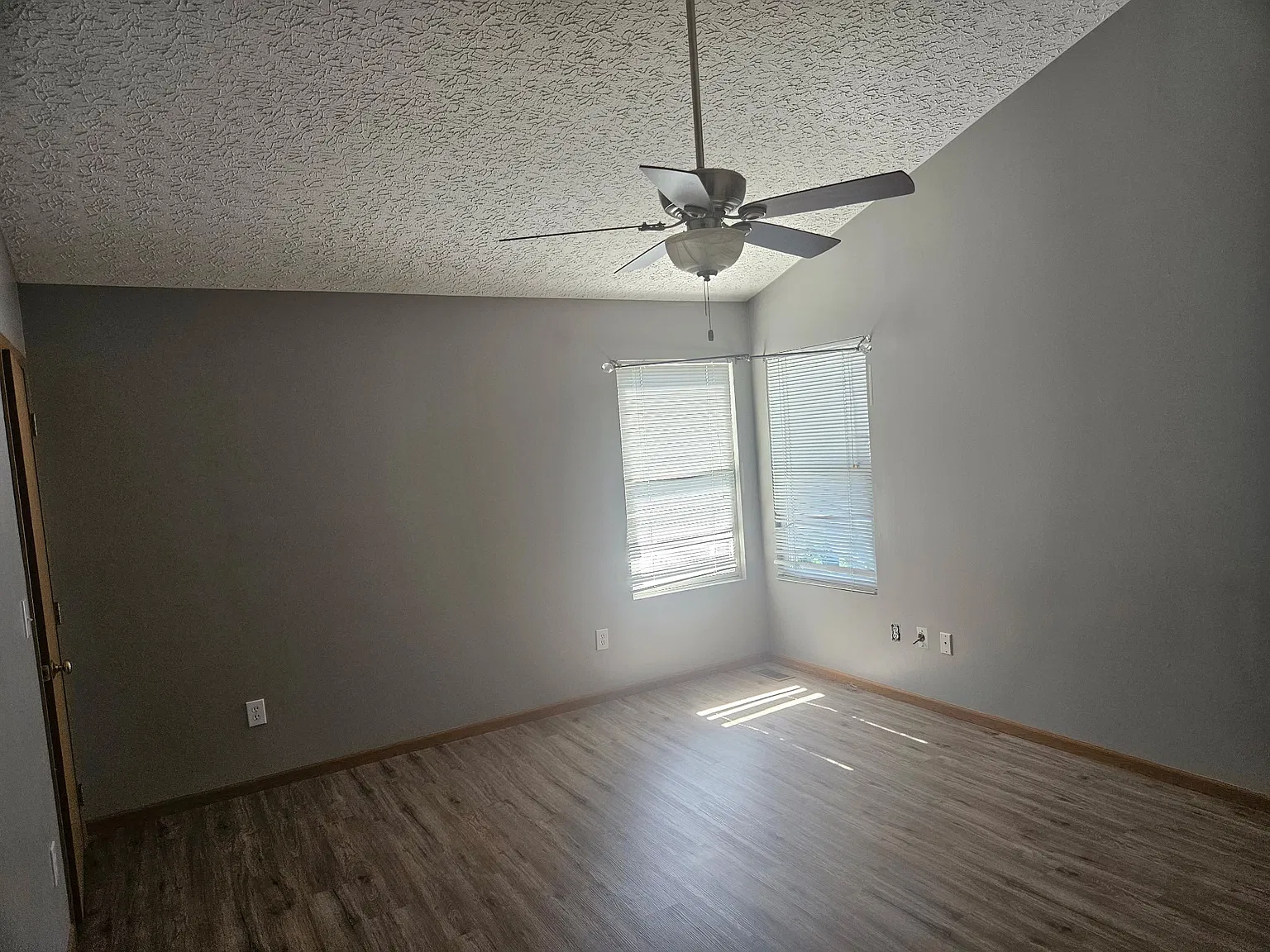 3 bed, 2.5 bath, 1584 sqft, $2,950 — Photo 4