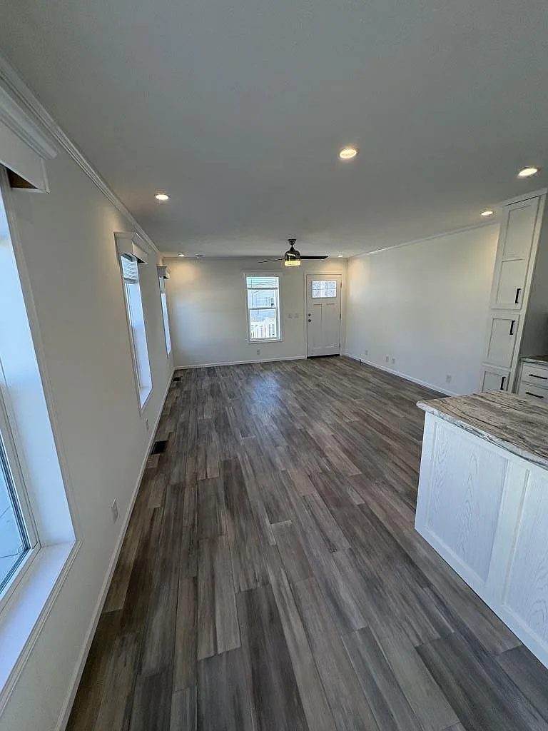 2 bed, 2.0 bath, 991 sqft, $1,429 — Photo 4
