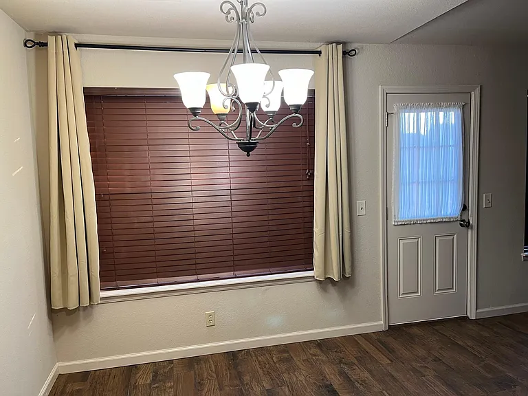 3603 Canterbury Ave — Photo 9