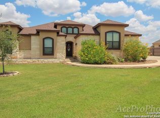 650 N Dickson St, Poth, TX 78147