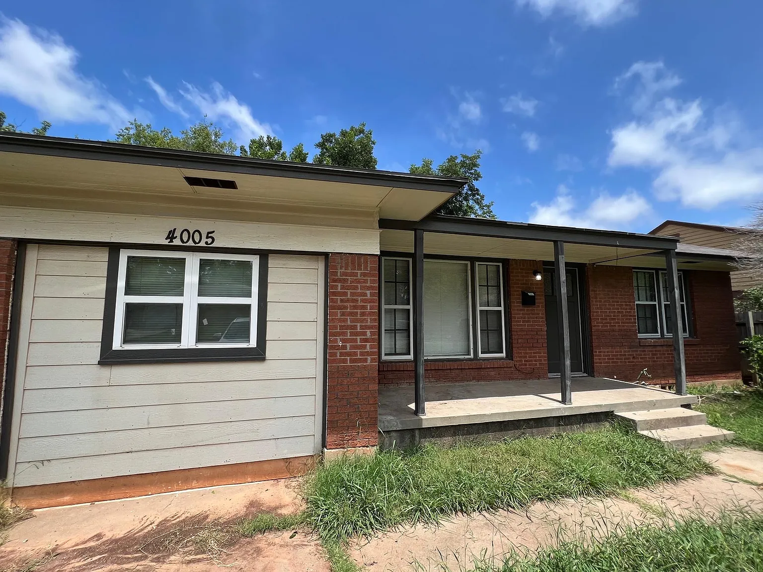 3 bed, 824 sqft, $1,250 — Photo 1