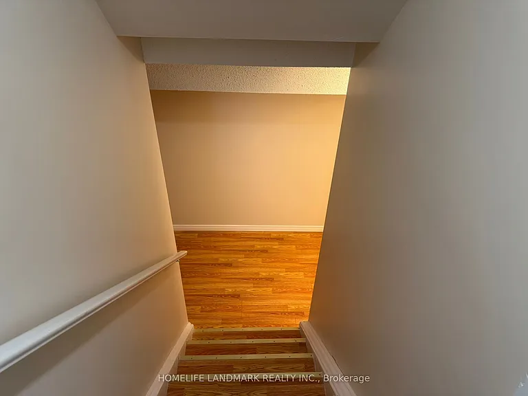 33 Silver Linden Dr — Photo 4
