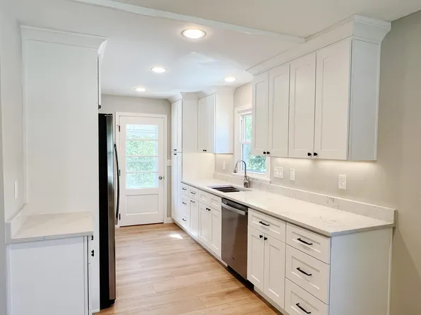 2421 Findlater Ct, Cincinnati, OH 45230