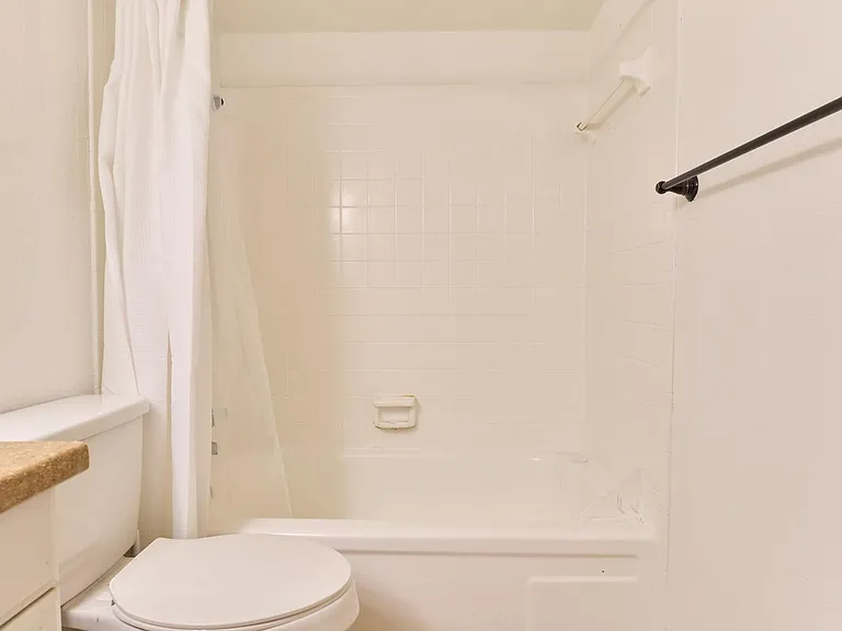 Peppertree Apartments — Photo 18