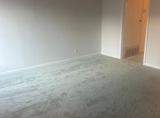 916 Country Club Ln, Fort Worth, TX 76112