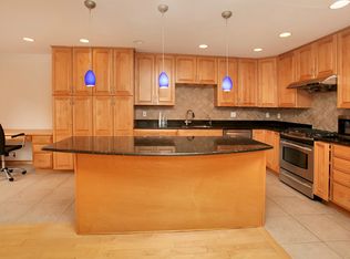 570 Sanderling Ct, Secaucus, NJ 07094
