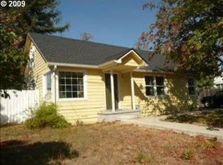 456 W Agee St, Roseburg, OR 97471