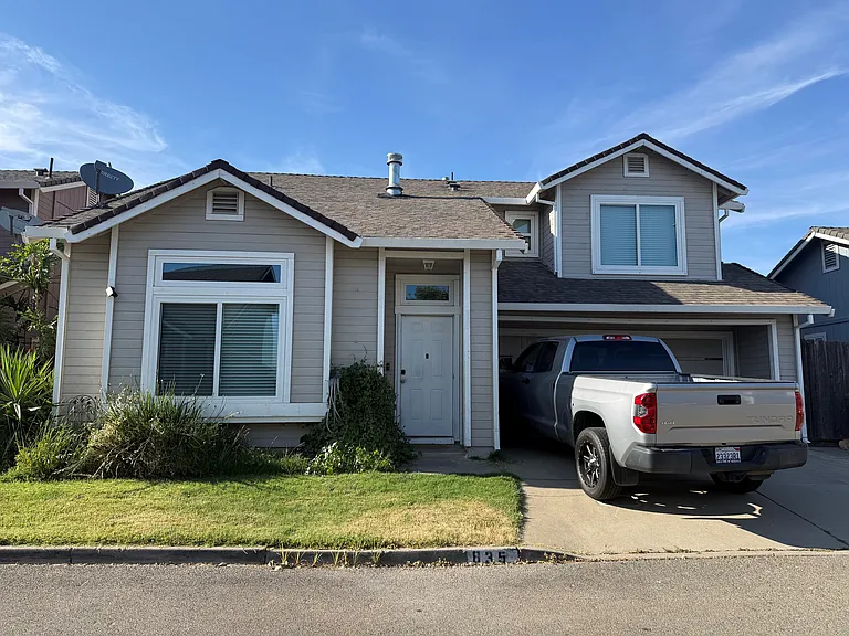 835 Tranquil Ln — Photo 1