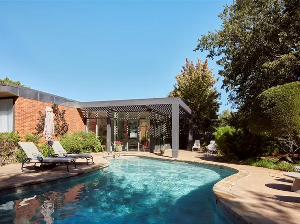 7106 Brentwood Rd, Nichols Hills, OK 73116