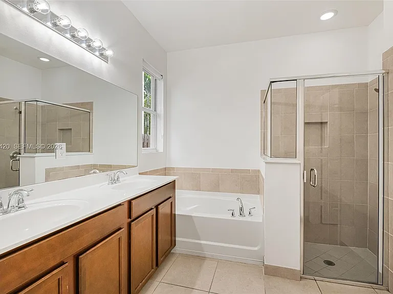 11863 SW 253rd St — Photo 17