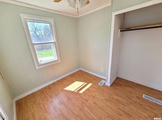 916 Springfield Rd, East Peoria, IL 61611