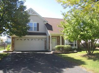 2083 Green Bridge Ln, Hanover Park, IL