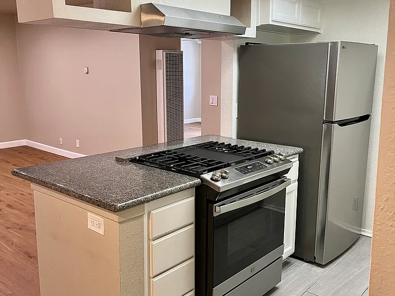 1721 Coronado Ave #303 — Photo 7