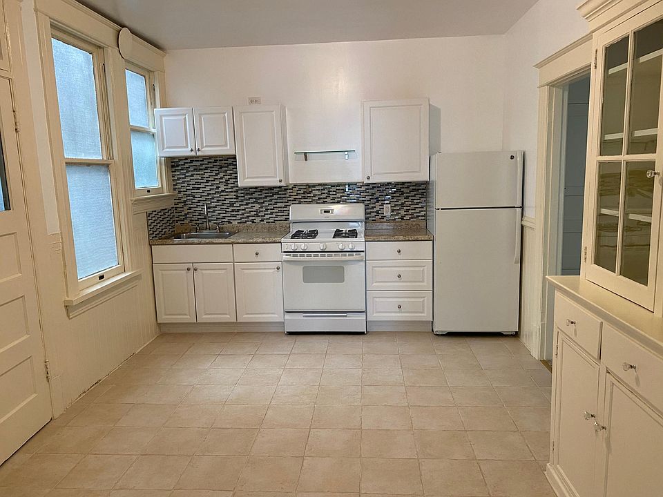 1st image of 1595 Clay St #28