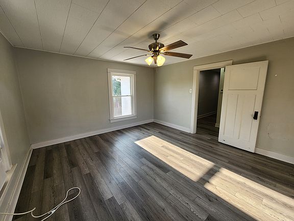 5th image of 50 E Main St #2B-1BA-550SQFT