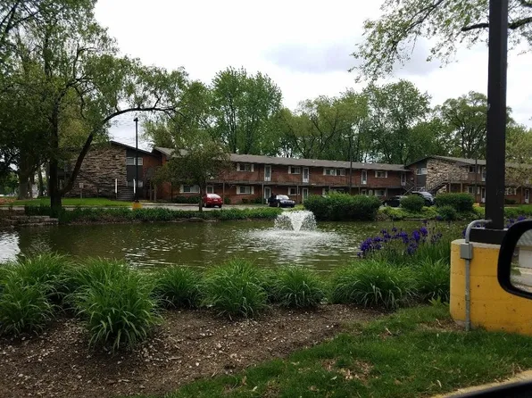 1915 Whitechapel Dr Unit 2B, Mount Prospect, IL 60056